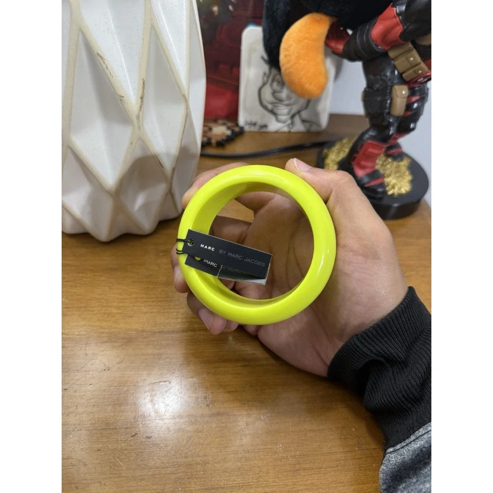 Marc by Marc‎ Jacobs yellow bangle